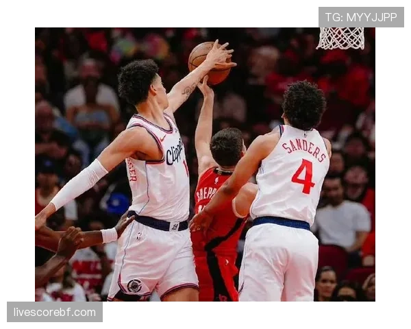 魔术客场111-109险胜快船 伦纳德空砍37分8篮板4助攻 魔术客场111-109险胜快船 伦纳德空砍37分8篮板4助攻